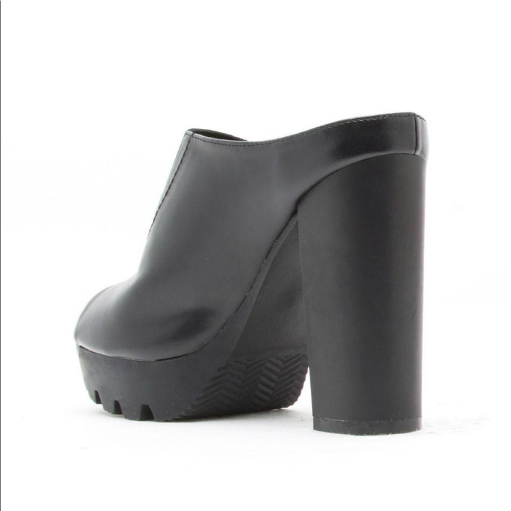 ⭐️ Women’s Mule Black Sandal - Picture 3 of 4